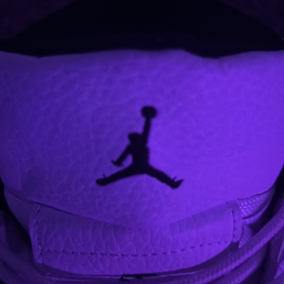 Air Jordan Retro Cherry 12 2023 - Picture 5 of 5